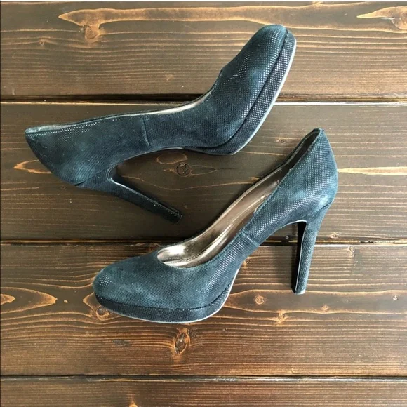 Calvin Klein Onyx Suede heels - Picture 3 of 8